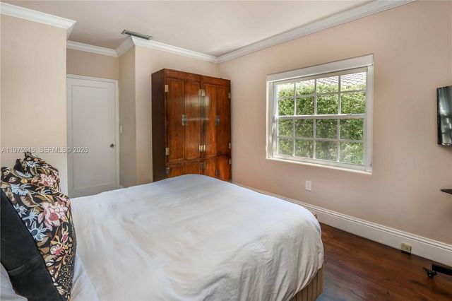 1260 La Mancha Ave, Coral Gables, FL 33134