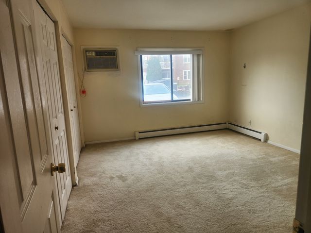 10423 Dearlove Road 2, Glenview, IL 60025
