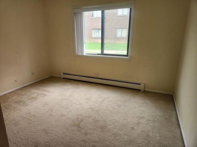 10423 Dearlove Road 2, Glenview, IL 60025