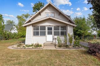 1230 30th Street NE, Cedar Rapids, IA 52402