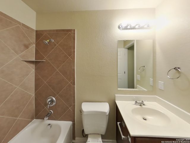 1819 Hamilton Pool, San Antonio, TX 78245