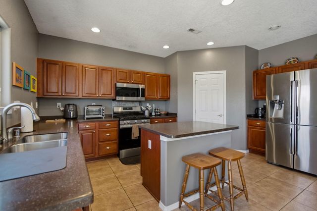 2439 Camino Catalonia SE, Rio Rancho, NM 87124
