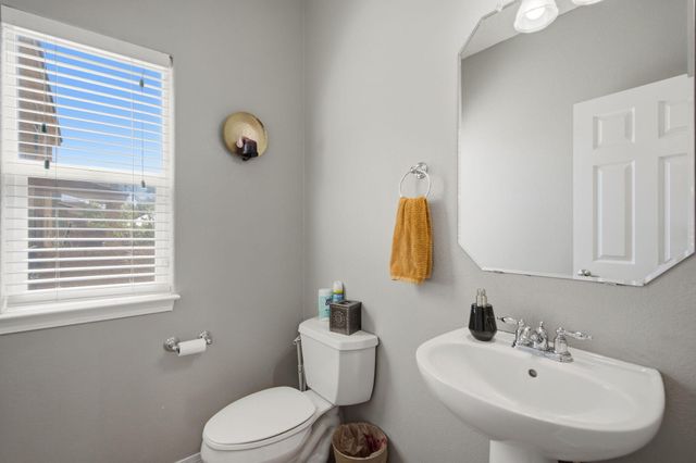 2439 Camino Catalonia SE, Rio Rancho, NM 87124
