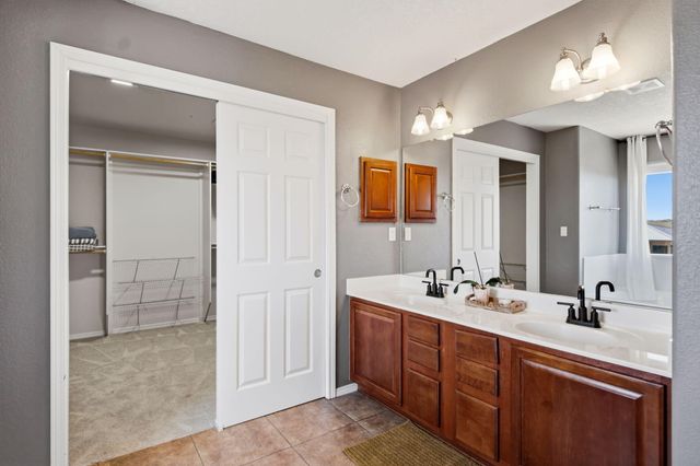 2439 Camino Catalonia SE, Rio Rancho, NM 87124