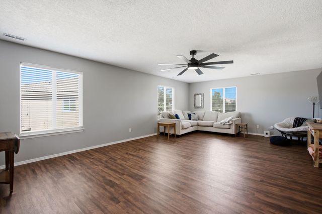 2439 Camino Catalonia SE, Rio Rancho, NM 87124