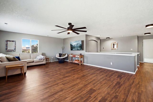 2439 Camino Catalonia SE, Rio Rancho, NM 87124