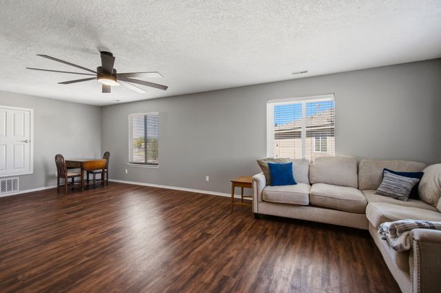 2439 Camino Catalonia SE, Rio Rancho, NM 87124