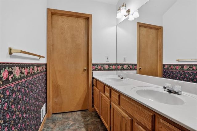 417 N Cherry Street, Gardner, KS 66030