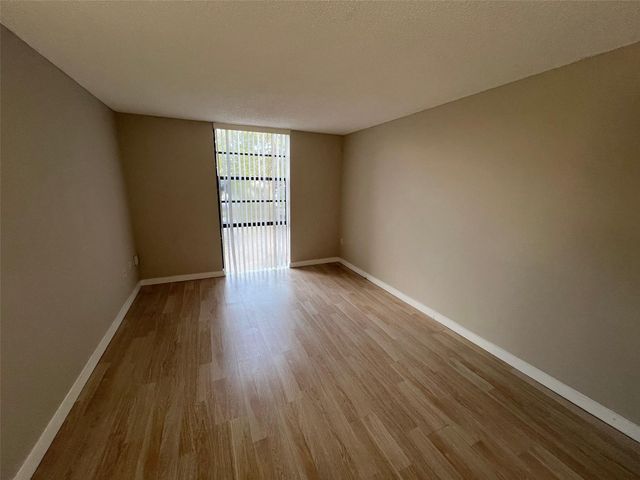 16851 NE 23rd Ave A-219, North Miami Beach, FL 33160