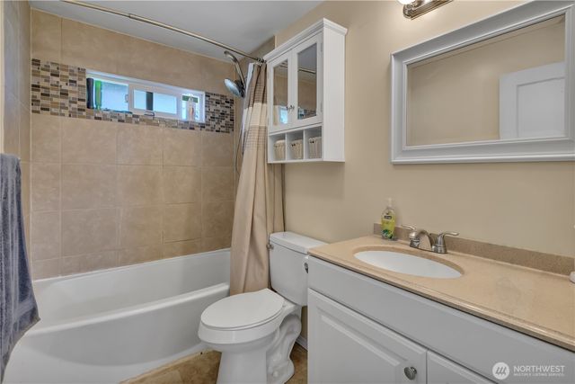 516 6th Ave S, Kent, WA 98032