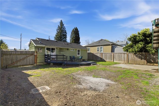 516 6th Ave S, Kent, WA 98032