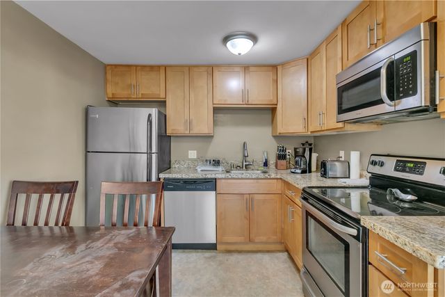 516 6th Ave S, Kent, WA 98032