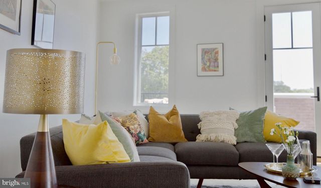 8100 GERMANTOWN AVE #B, Philadelphia, PA 19118