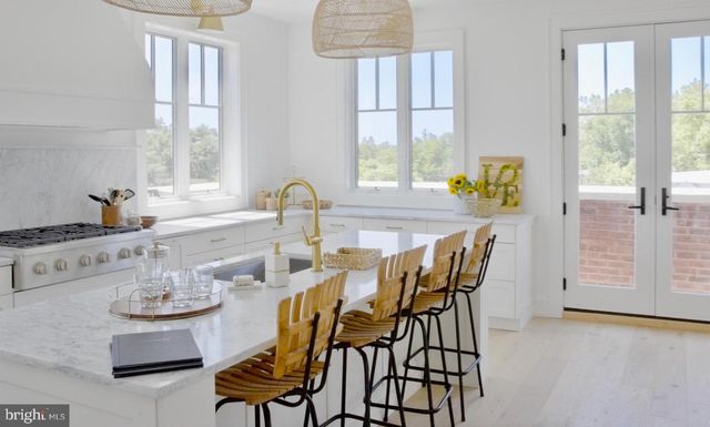 8100 GERMANTOWN AVE #B, Philadelphia, PA 19118