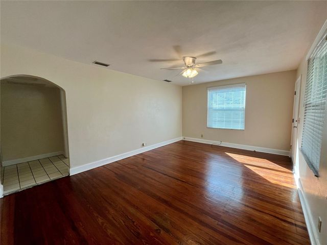 213 N GLEN AVENUE, Tampa, FL 33609