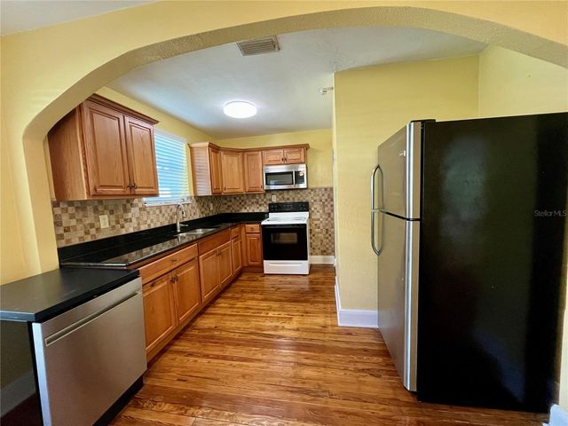 213 N GLEN AVENUE, Tampa, FL 33609