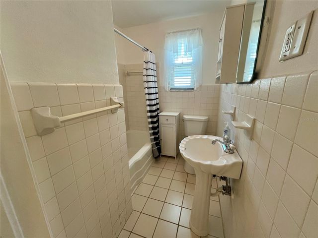 213 N GLEN AVENUE, Tampa, FL 33609