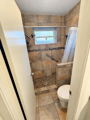 9811 Rocky Hollow Road, La Porte, TX 77571