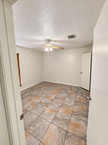 9811 Rocky Hollow Road, La Porte, TX 77571