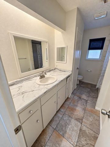 9811 Rocky Hollow Road, La Porte, TX 77571