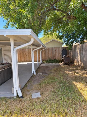 9811 Rocky Hollow Road, La Porte, TX 77571