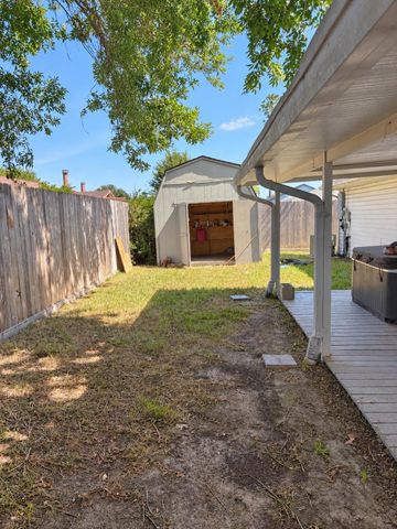 9811 Rocky Hollow Road, La Porte, TX 77571