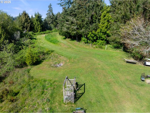 2475 S SMITH RIVER Rd, Reedsport, OR 97467