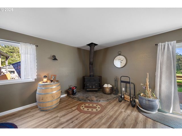 2475 S SMITH RIVER Rd, Reedsport, OR 97467