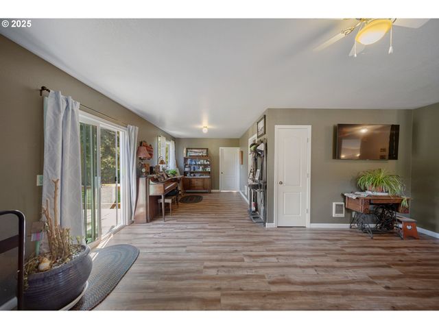 2475 S SMITH RIVER Rd, Reedsport, OR 97467