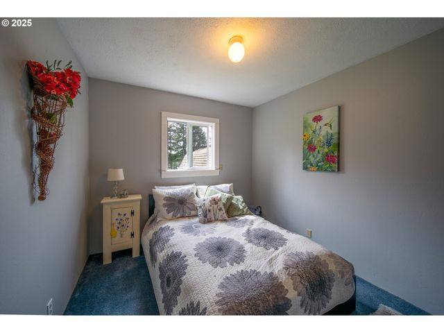 2475 S SMITH RIVER Rd, Reedsport, OR 97467