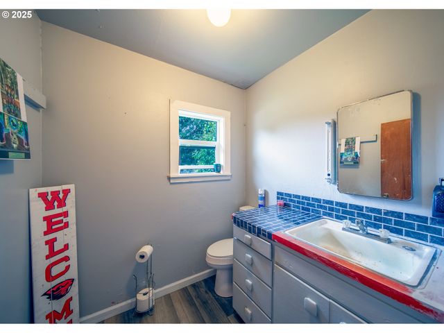 2475 S SMITH RIVER Rd, Reedsport, OR 97467