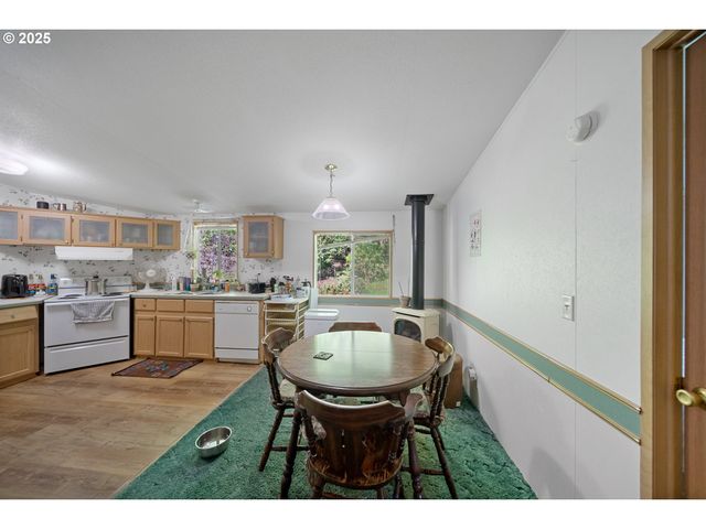 2475 S SMITH RIVER Rd, Reedsport, OR 97467