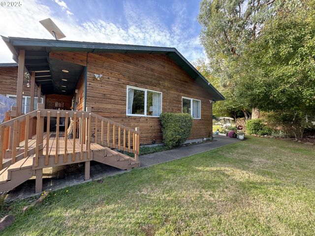 2475 S SMITH RIVER Rd, Reedsport, OR 97467
