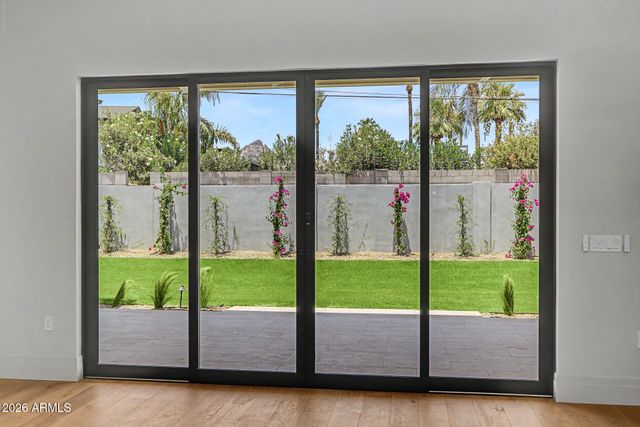 3210 E OREGON Avenue, Phoenix, AZ 85018