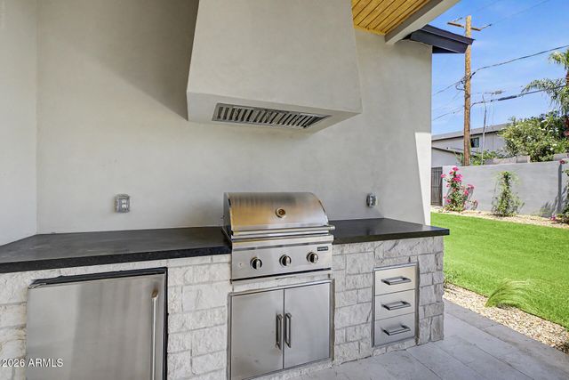 3210 E OREGON Avenue, Phoenix, AZ 85018