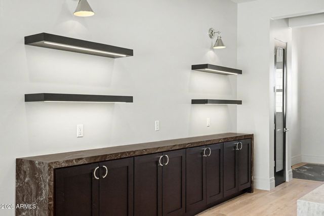 3210 E OREGON Avenue, Phoenix, AZ 85018