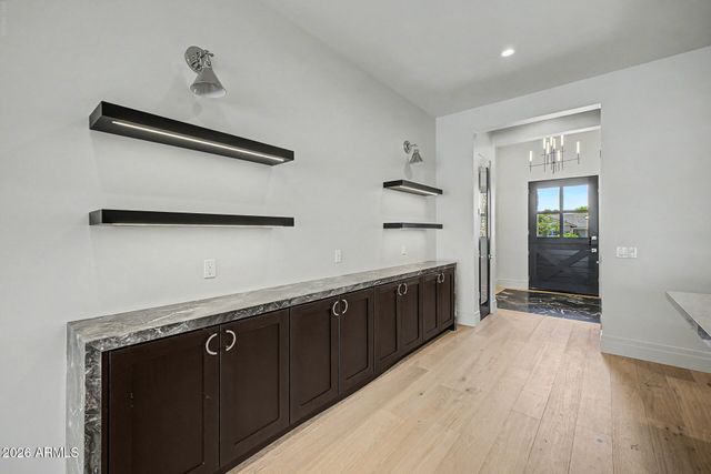 3210 E OREGON Avenue, Phoenix, AZ 85018
