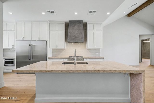 3210 E OREGON Avenue, Phoenix, AZ 85018