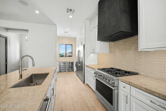 3210 E OREGON Avenue, Phoenix, AZ 85018