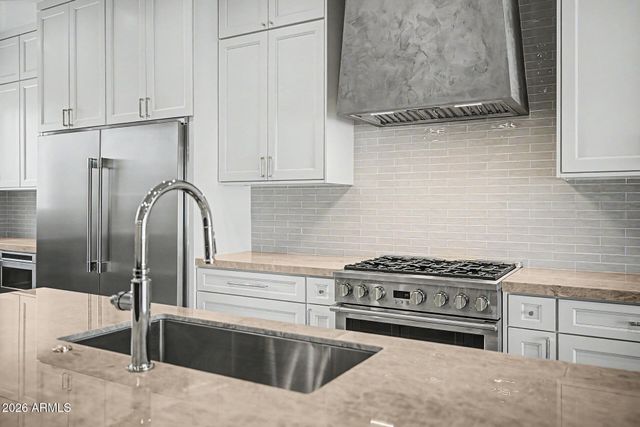 3210 E OREGON Avenue, Phoenix, AZ 85018
