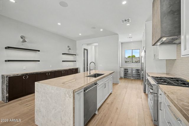 3210 E OREGON Avenue, Phoenix, AZ 85018