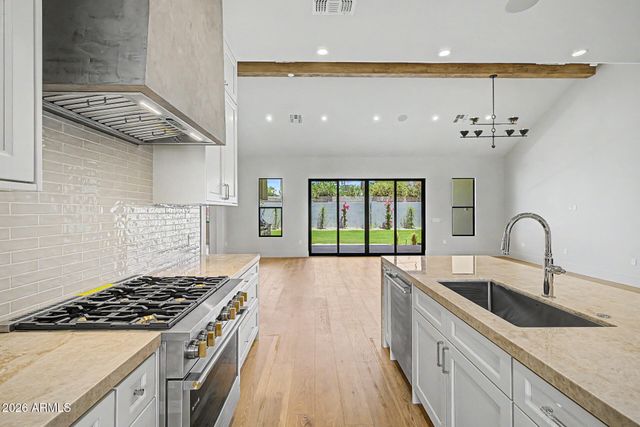 3210 E OREGON Avenue, Phoenix, AZ 85018