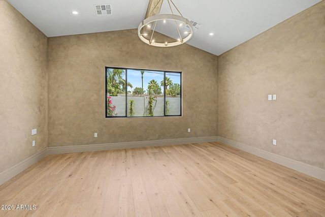 3210 E OREGON Avenue, Phoenix, AZ 85018