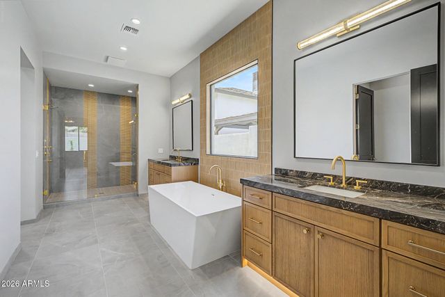 3210 E OREGON Avenue, Phoenix, AZ 85018