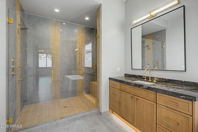 3210 E OREGON Avenue, Phoenix, AZ 85018
