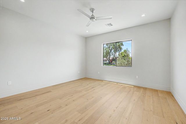 3210 E OREGON Avenue, Phoenix, AZ 85018