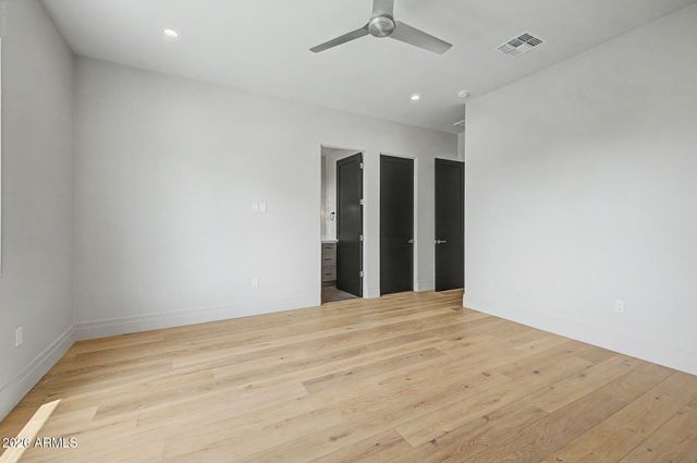 3210 E OREGON Avenue, Phoenix, AZ 85018