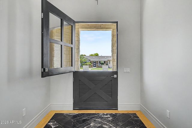 3210 E OREGON Avenue, Phoenix, AZ 85018