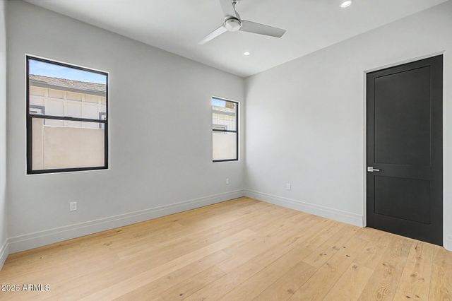 3210 E OREGON Avenue, Phoenix, AZ 85018