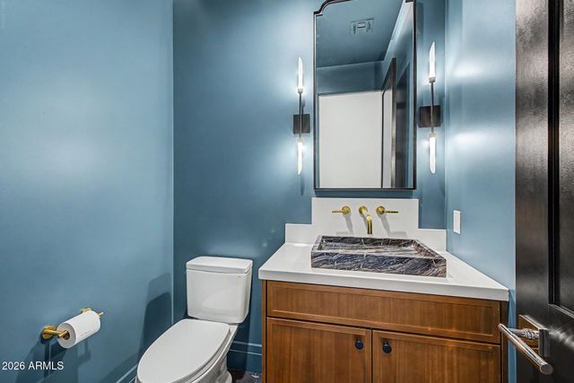 3210 E OREGON Avenue, Phoenix, AZ 85018